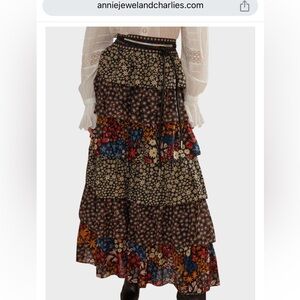 Brand new FARM RIO JUJUS GARDEN black tiered midi skirt size xs